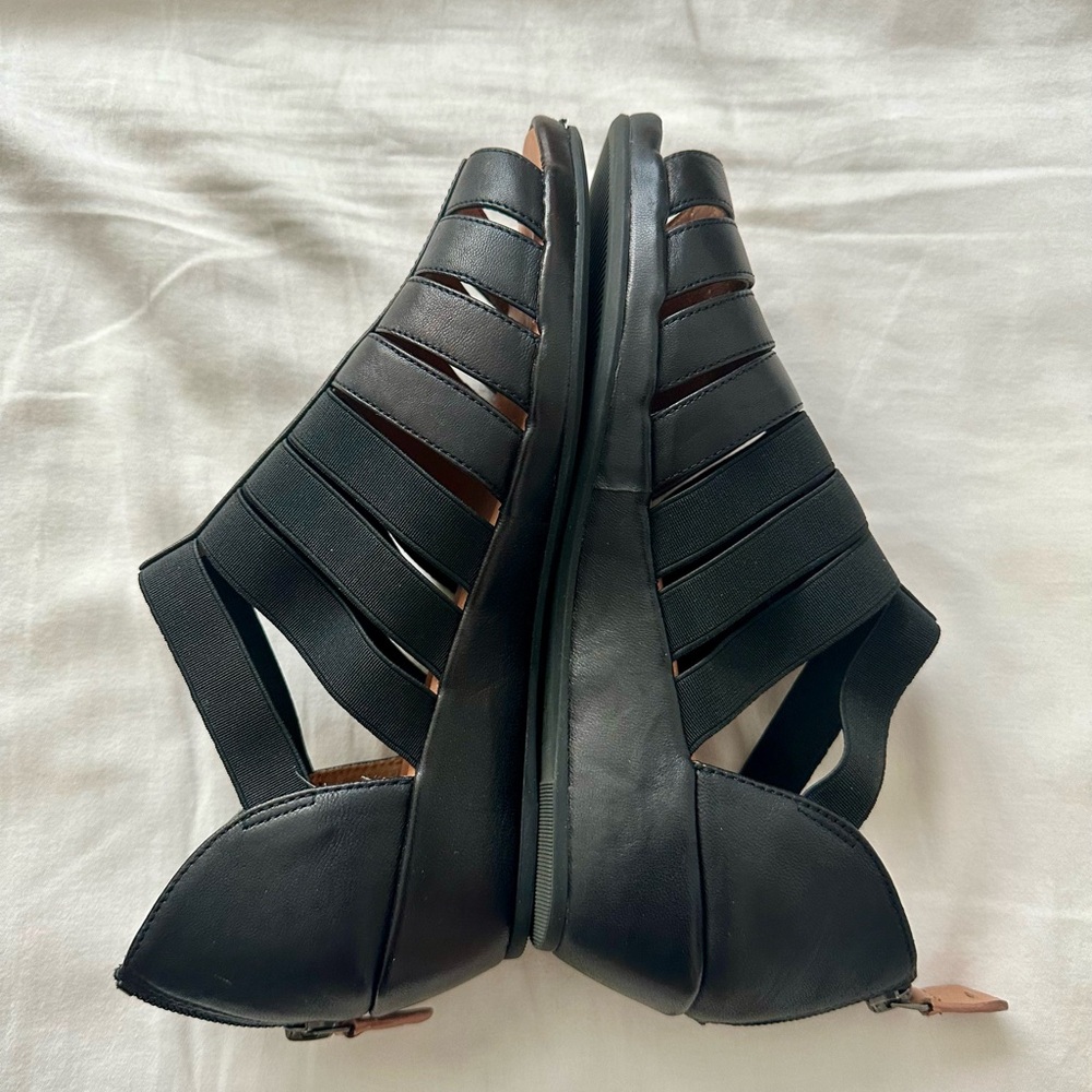 NWOT - Gentle Souls Sandals - Picture 2 of 4
